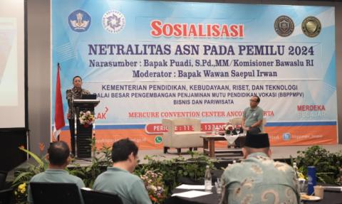 Anggota Bawaslu Puadi saat menyampaikan arahan kepada seluruh ASN dalam acara Kemendikbud di Jakarta, Kamis (11/1/2024)